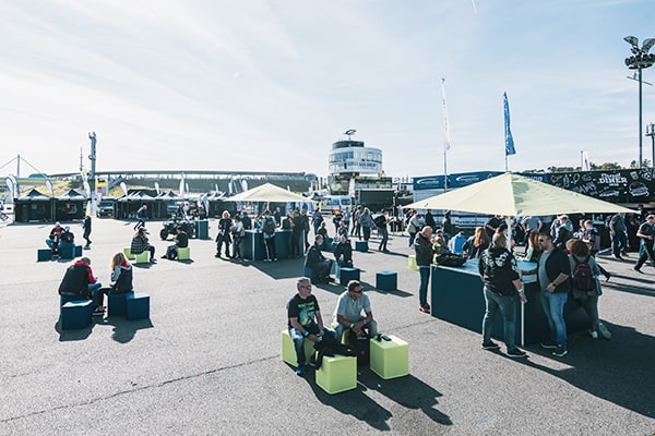 flatcube-faltbarer-sitzwurfel-racing