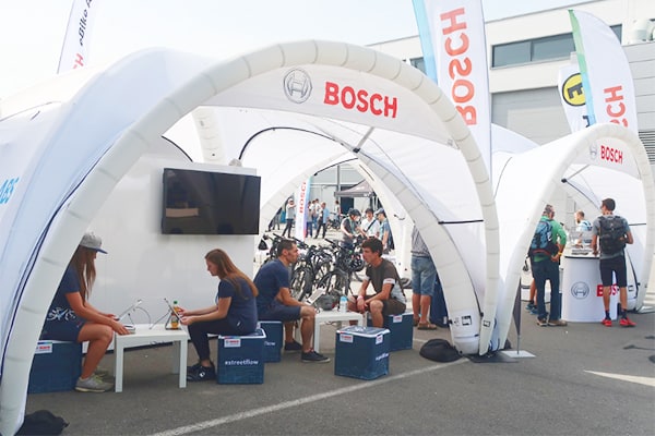 flatcube-outdoor-stand-bosch