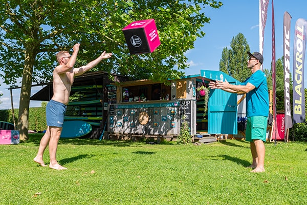 superleichter-sitzhocker-outdoor